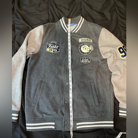 Men’s Funko Varsity jacket w/ Patches size Small Everett Freddy Funko Exclusive - Picture 13 of 13